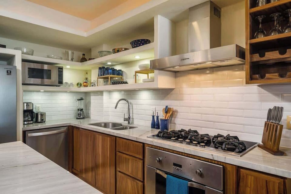 Includes coffee maker, blender, toaster, and all essentials