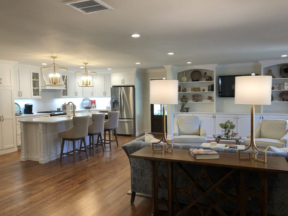 Sitting room/Kitchen Photo #1