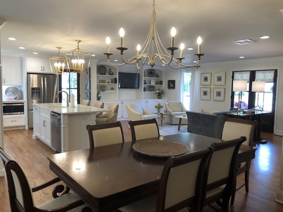 Sitting room/Kitchen Photo #2