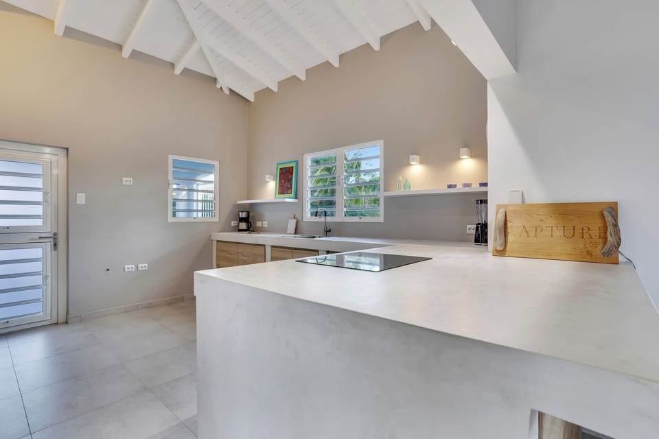 Bright kitchen