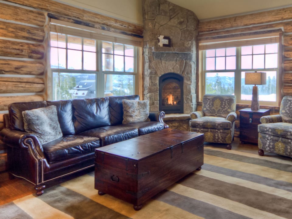 Cowboy Heaven 15 Derringer, Living, 1