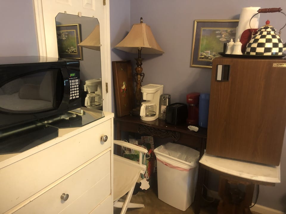 Microwave, Fridge, coffee pot in twin bed area