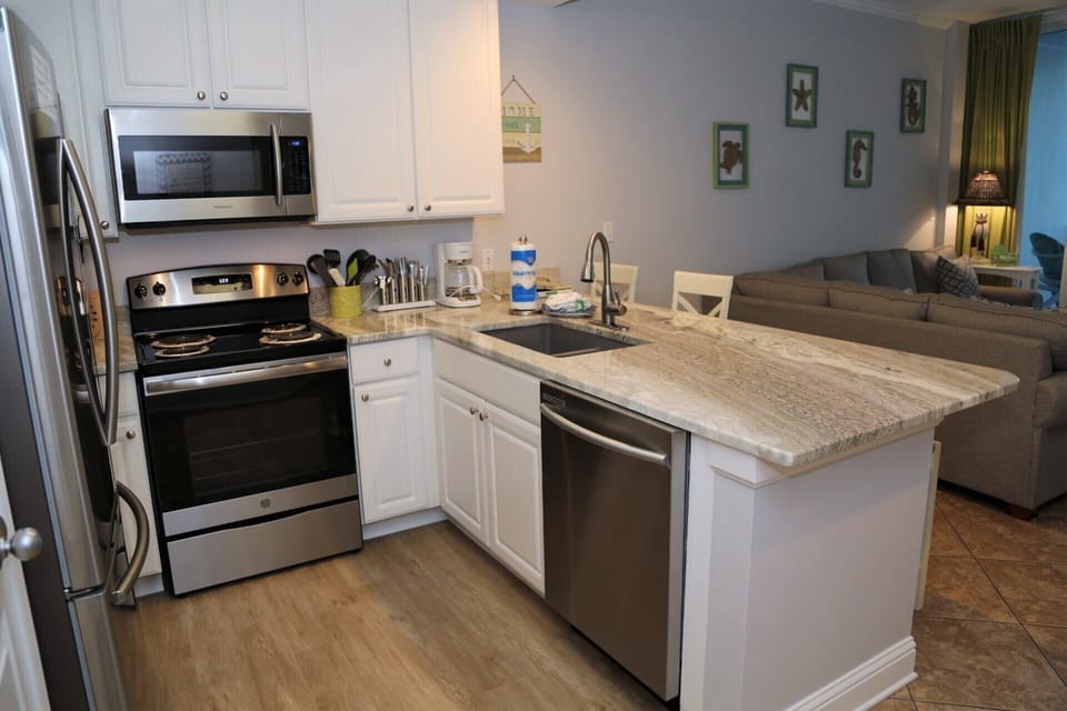 Kitchen/bar area