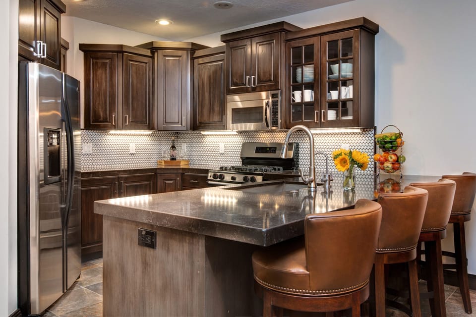 Beautifully Appointed Kitchen │ Fully Stocked for the Enthusiastic Home Chef