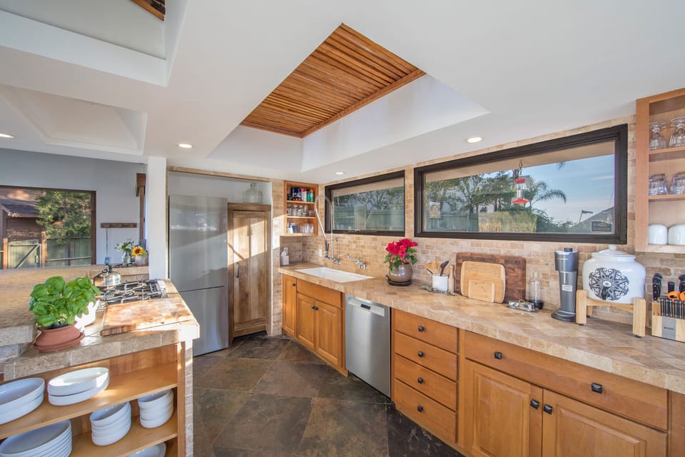 WHIP IT UP Fully equipped, sun drenched kitchen with Gagganau & Bosch appliances