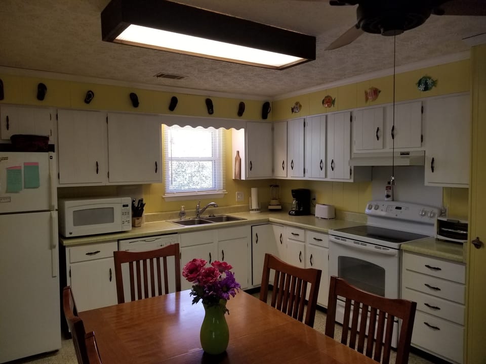 Full Kitchen