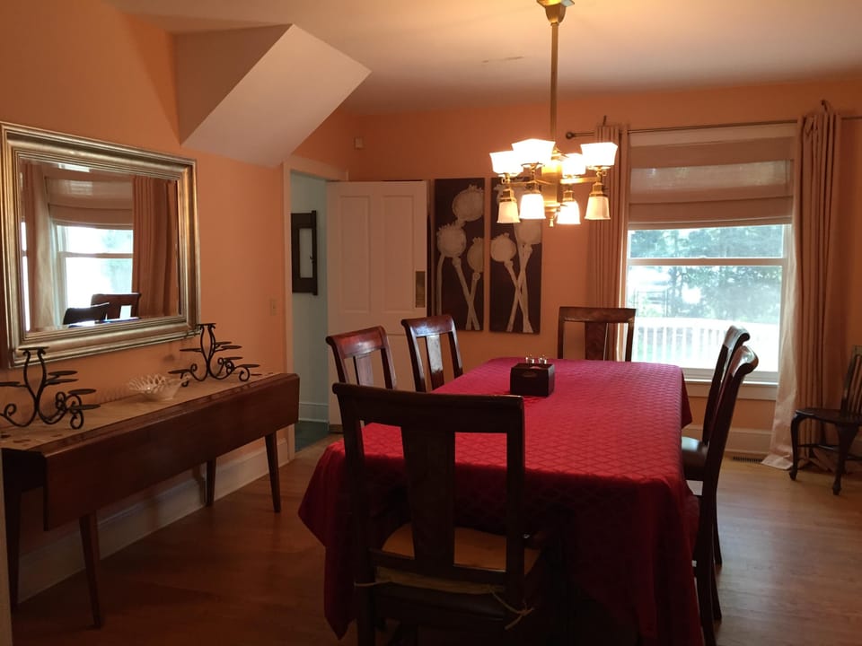 Dining room with seating for 10
