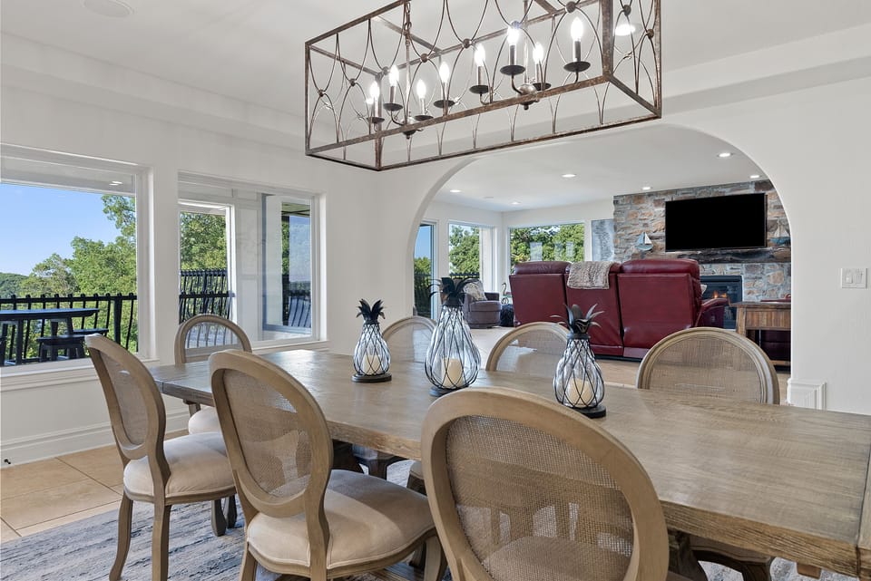 MAIN FLOOR DINING ROOM