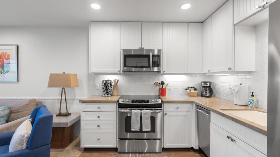 The kitchen is very well stocked, has full size appliances and is easy to cook in.