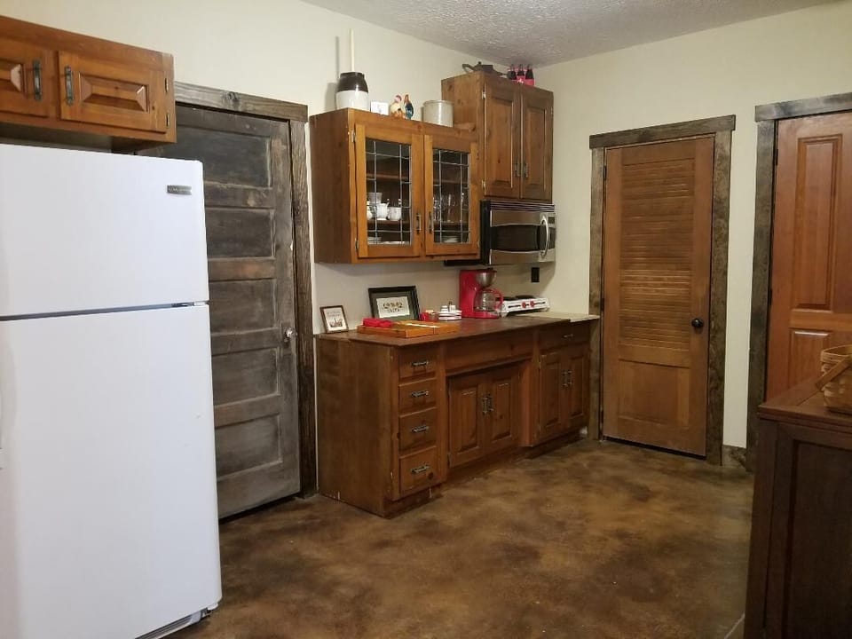 downstairs mini kitchen