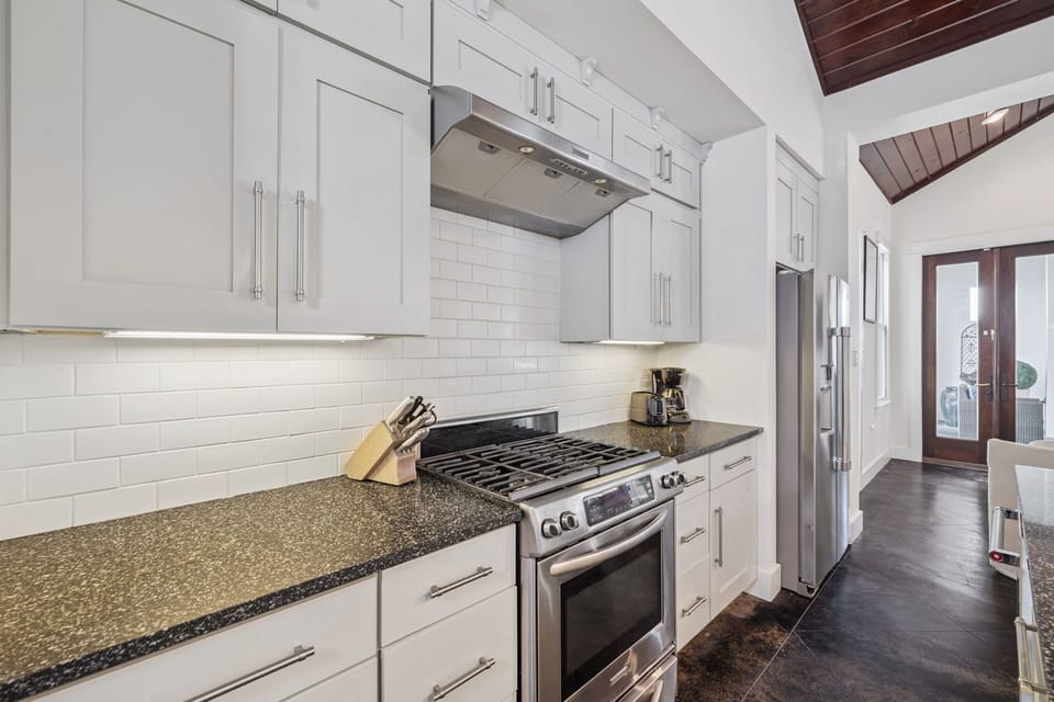 Stainless Steel Appliances for Gourmet Cooking!