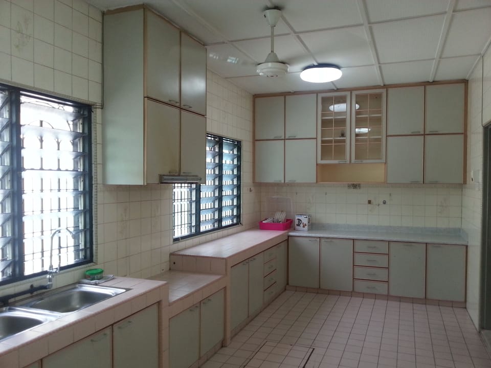 Spacious kitchen area