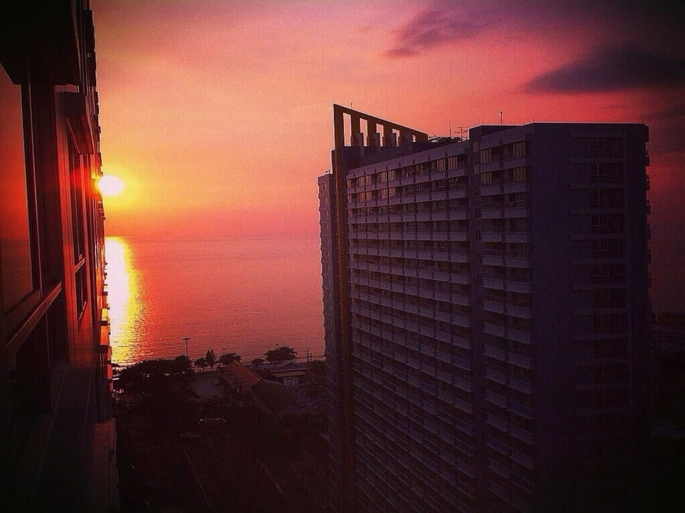 Lumpini Jomtien Seaview  High Floor 
