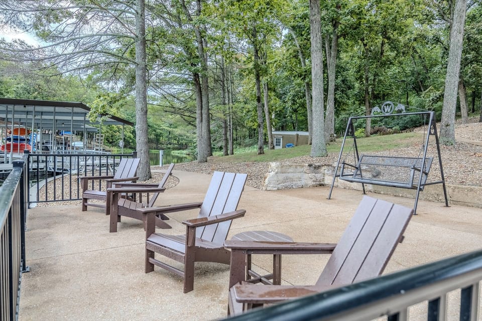 Relaxing outdoor seating by the water, perfect for enjoying peaceful views.