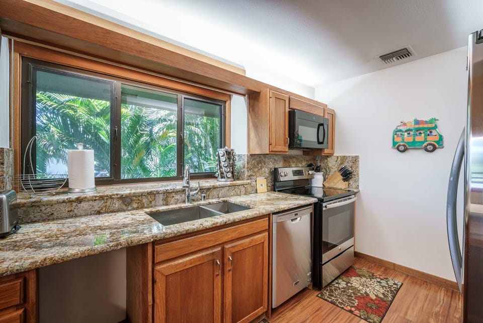 Full size kitchen