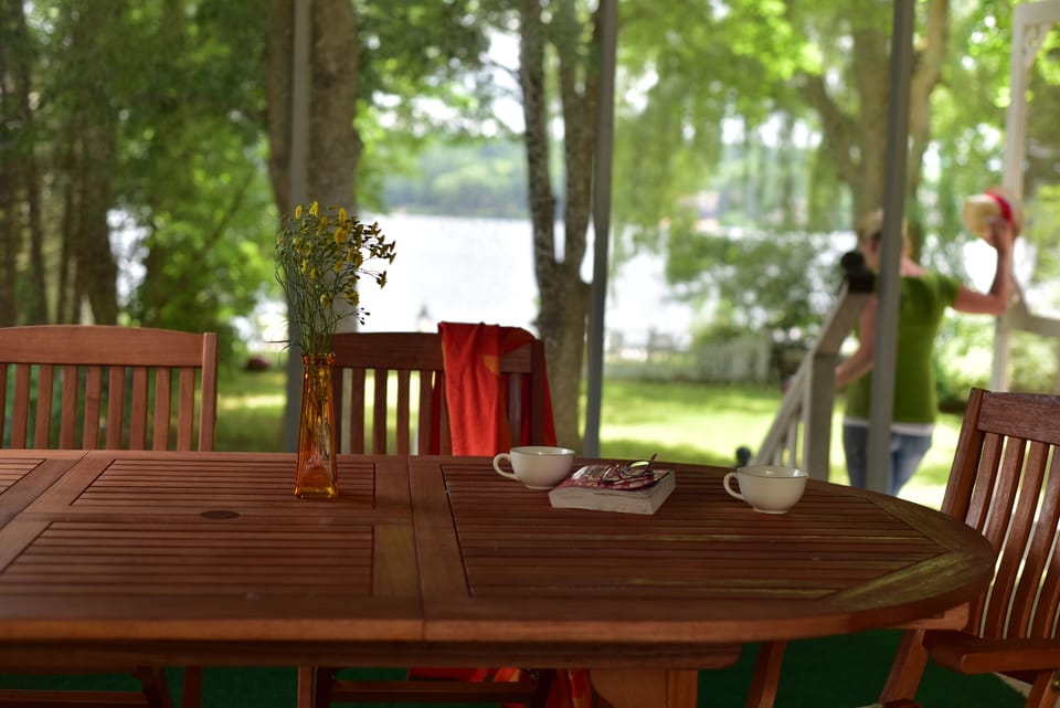 Outdoor dining