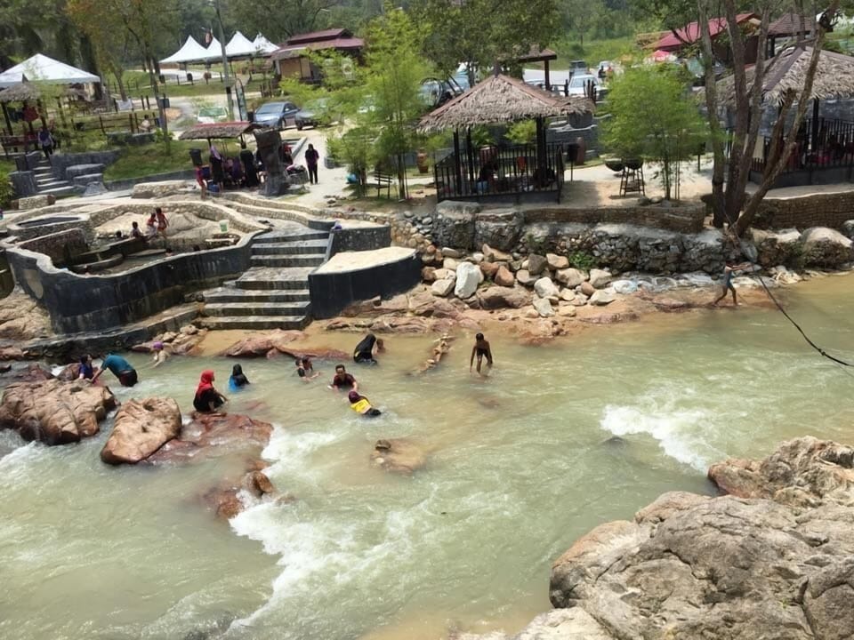 WAN HOMESTAY IPOH PENGKALAN STATION 18