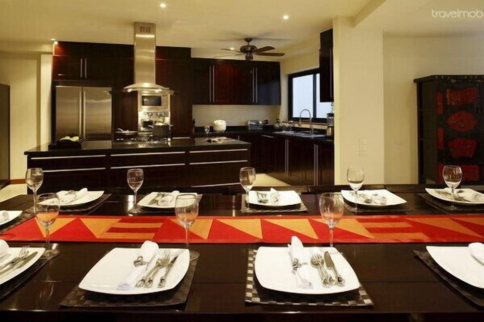 Villa Maria: 5 BR Luxury Villa