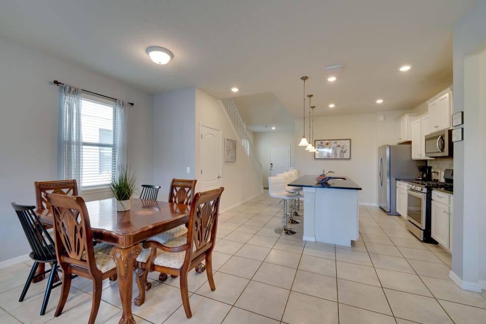 Dining Area | Dishware/Flatware