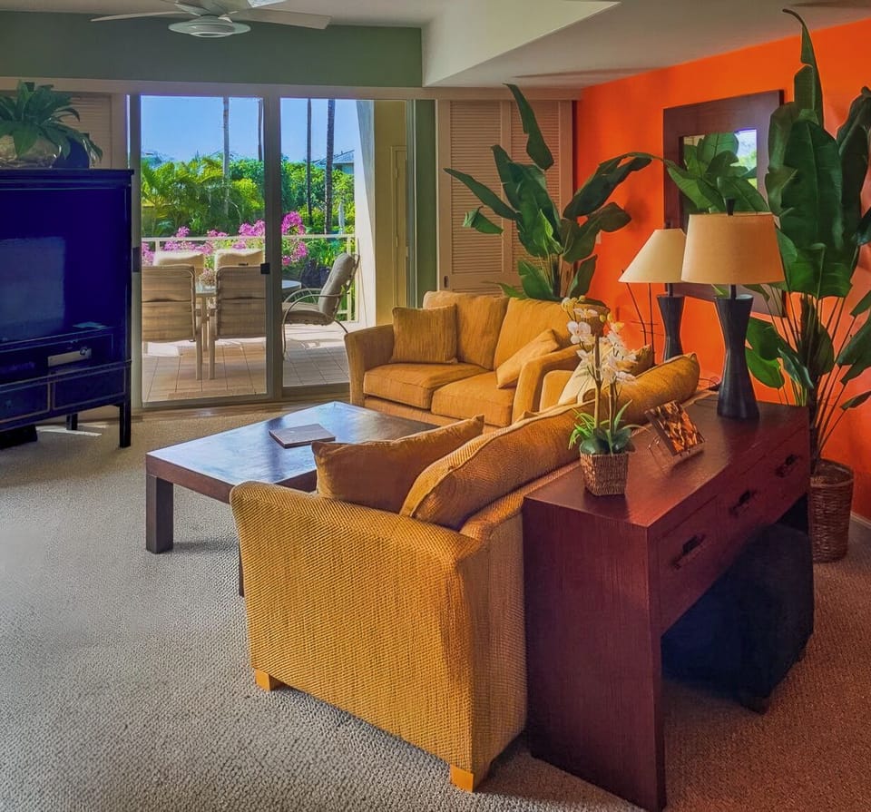 Tropical living with views & an entertainment center. 