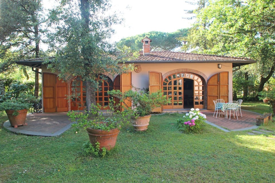 Building Exterior, Garden