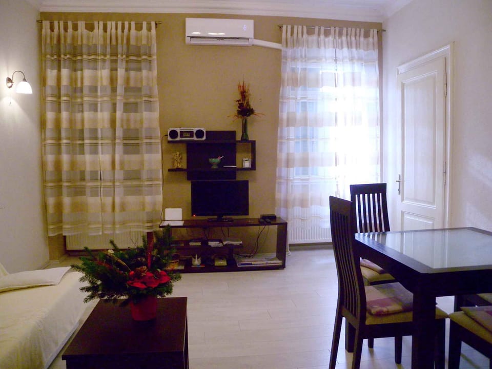 living/bedroom