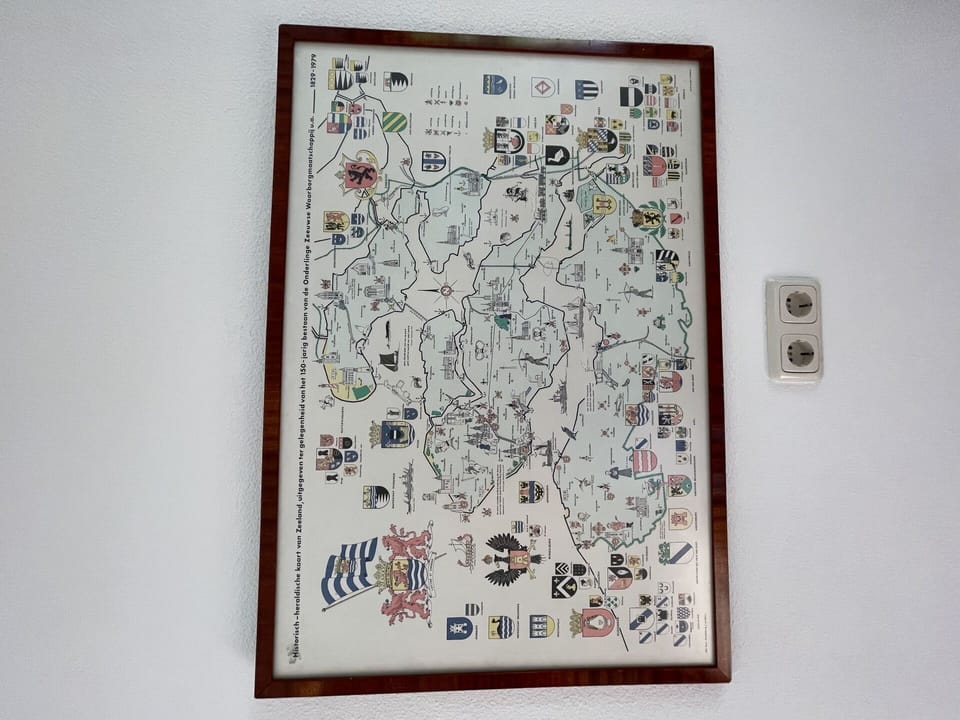 Water, Plant, Building, Daytime, Property, Sky, Swimming Pool, Azure, Tree, Body Of Water