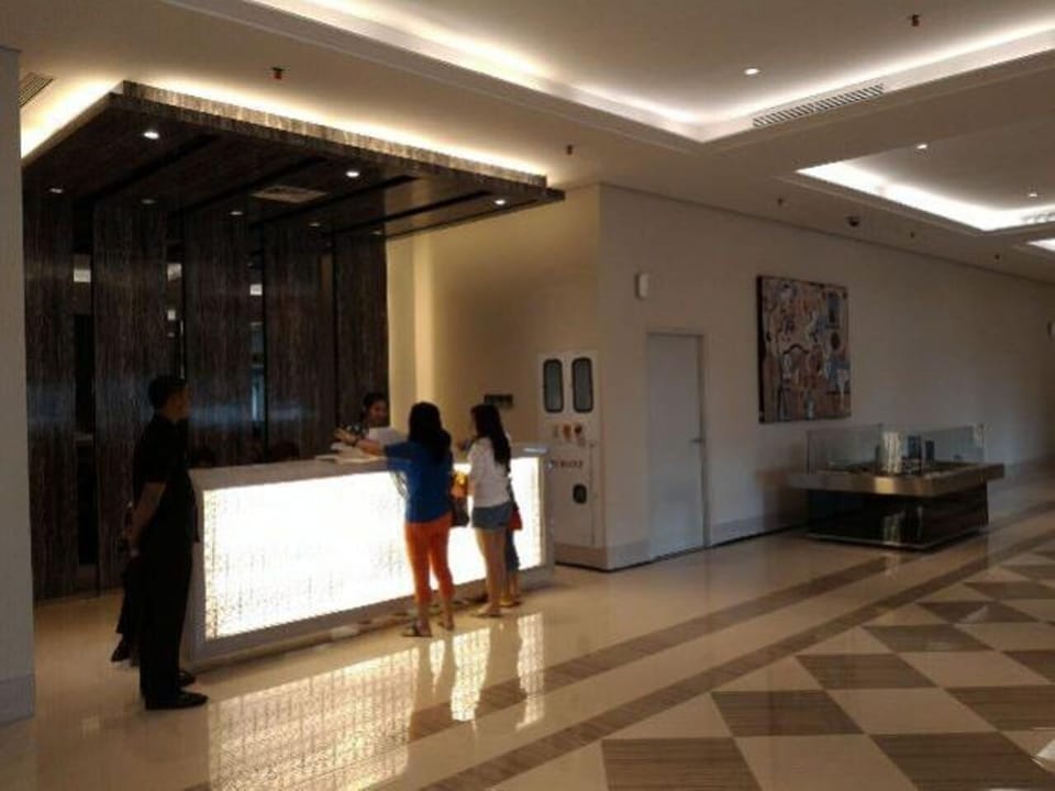 Cosmy Tanglin Apartment At Pakuwon Mall