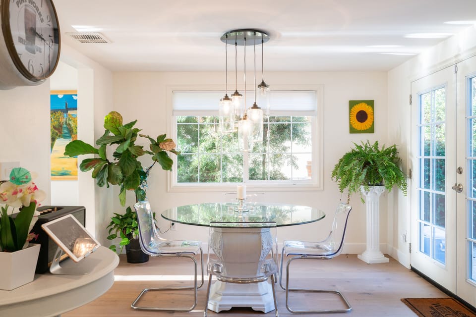 Kitchen dining