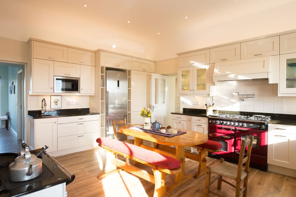 Fully equipped modern kitchen well supplied with all the modern conveniences 