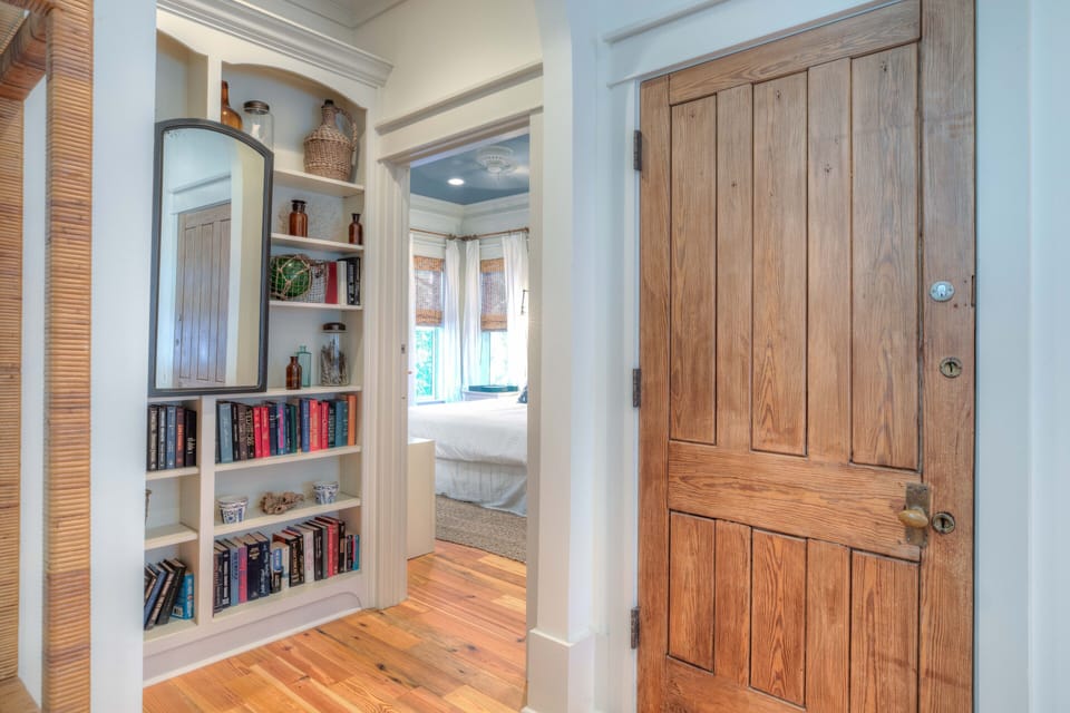 Leading to 1st floor master bedroom