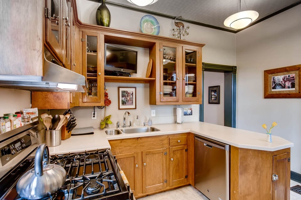 Fully Appointed  Gourmet Kitchen