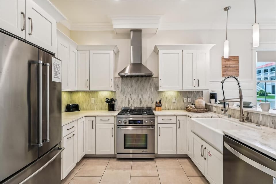Chef's Kitchen - Featuring Stainless Steel Appliances