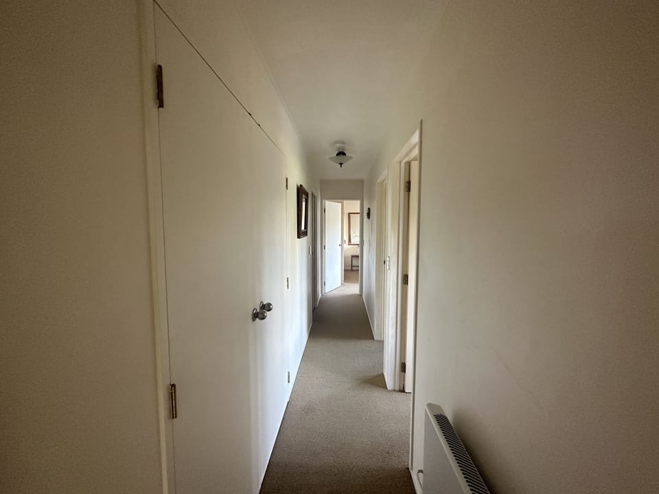 Downstairs coridoor
