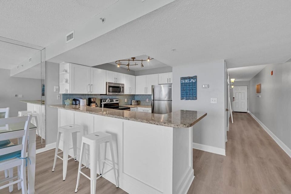 Full kitchen