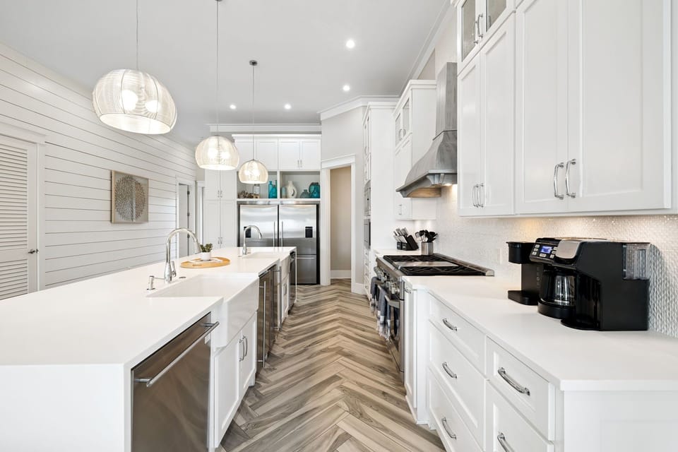 Offering Stainless Steel Appliances - 2 Dishwashers, Ice Makers & Refrigerators!