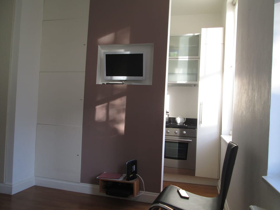 TV and kitchen entry