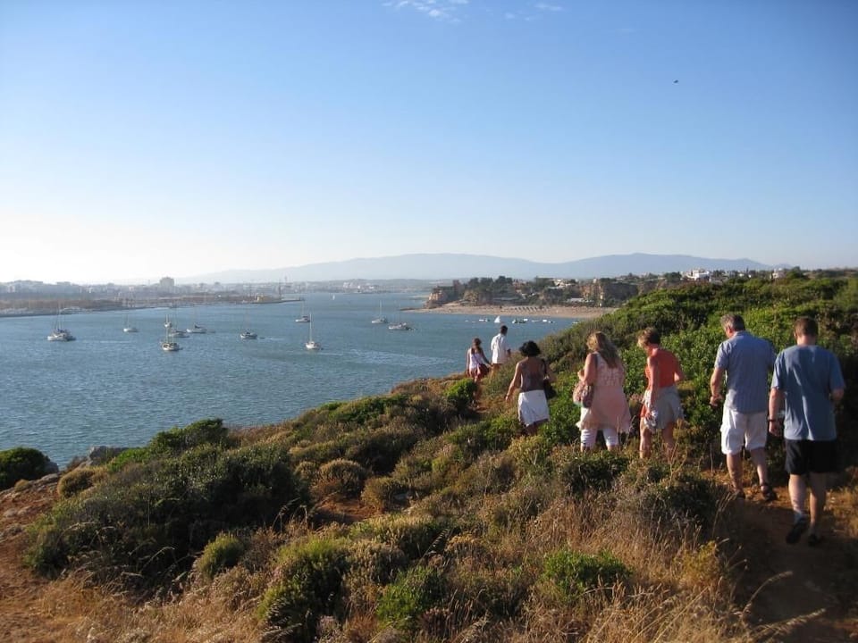 On the footpath towards Ferragudo village