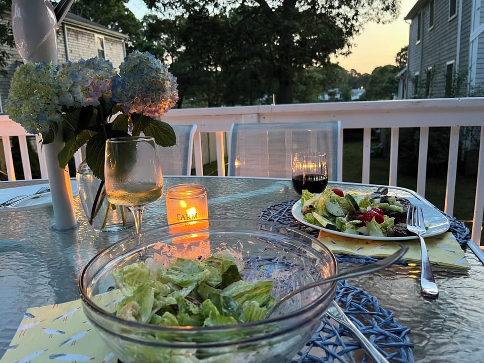 Al fresco dining under the stars 🥂