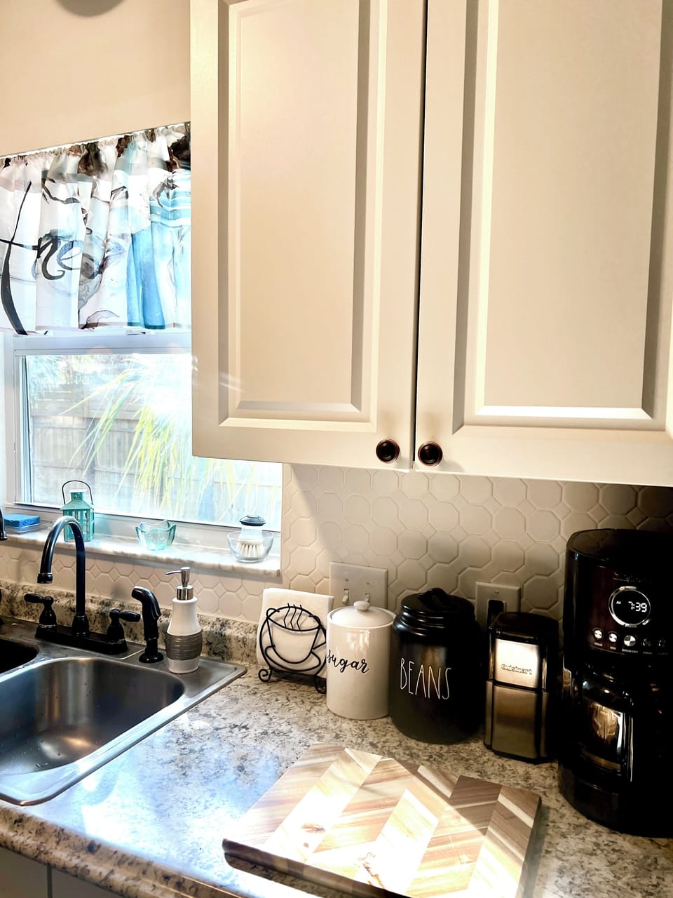 Coffee in the morning complete with bean grinder & coffee maker.