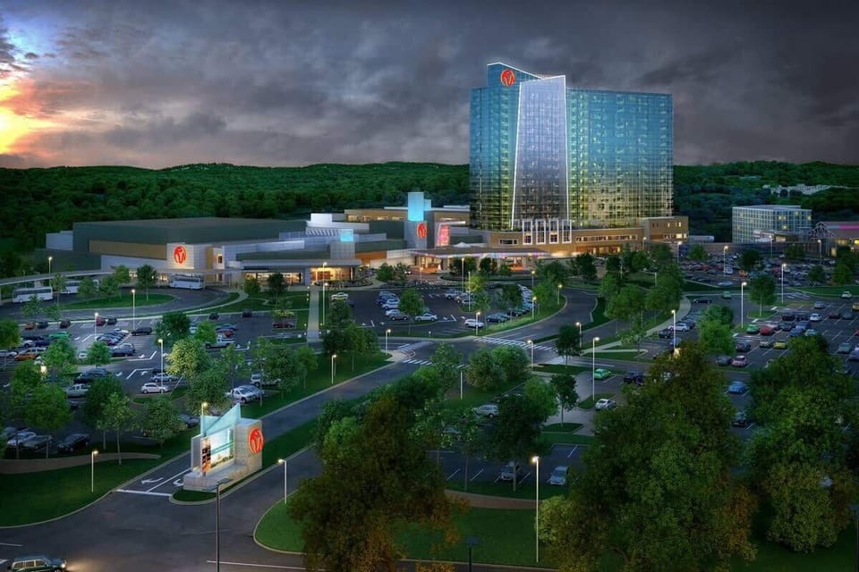 Resort World Casino for nearby Las Vegas style table gaming and entertainment!