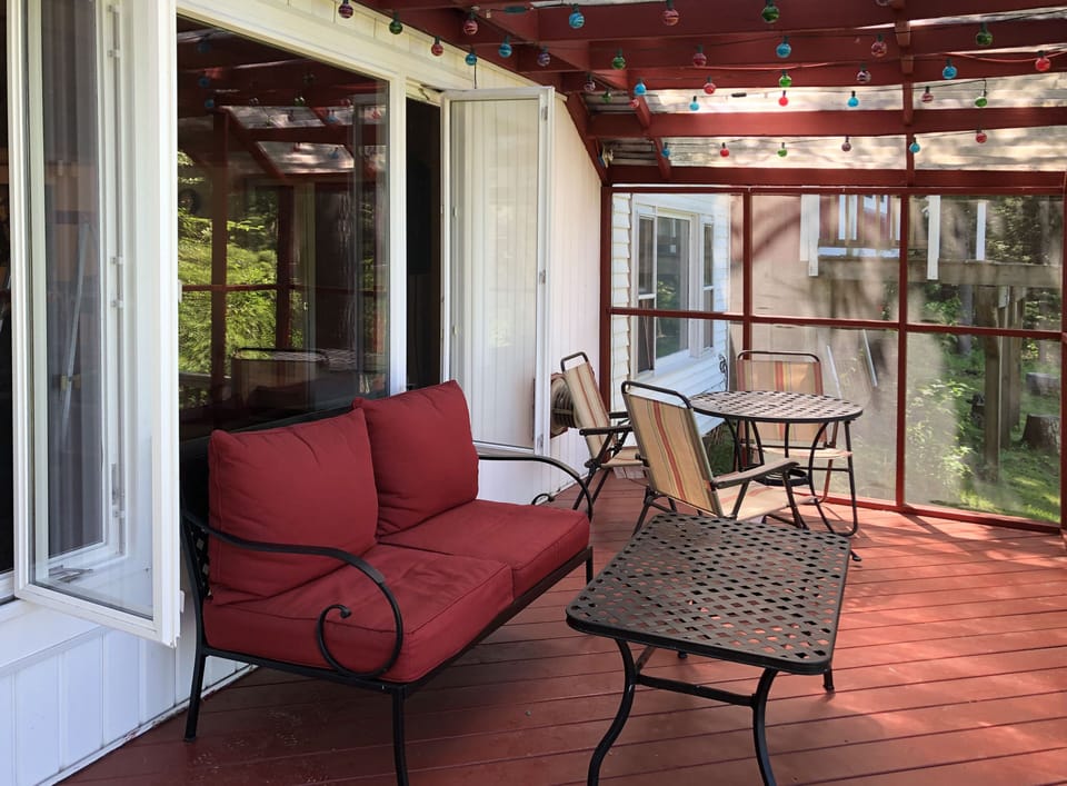 Screened-in Porch