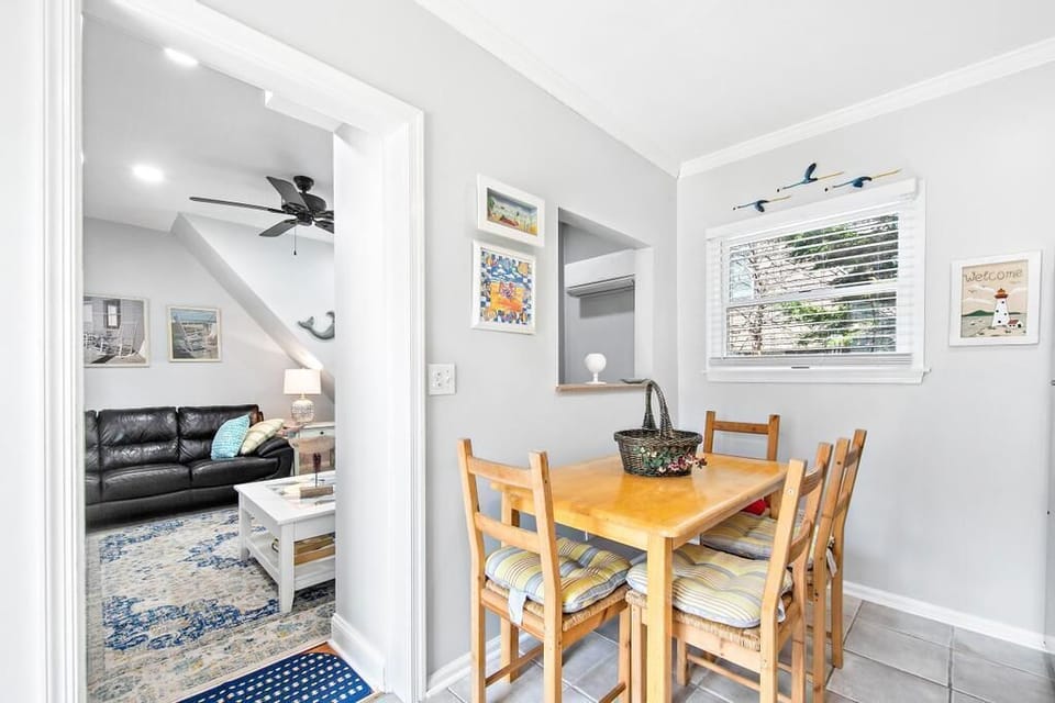 View from Kitchen to Livingroom