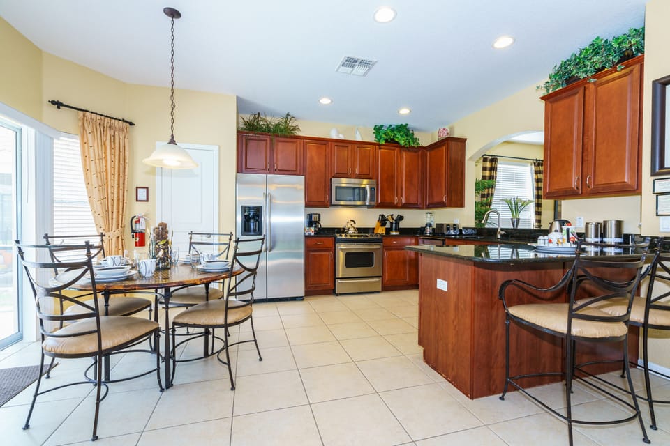 Fully Equipped Gourmet Kitchen