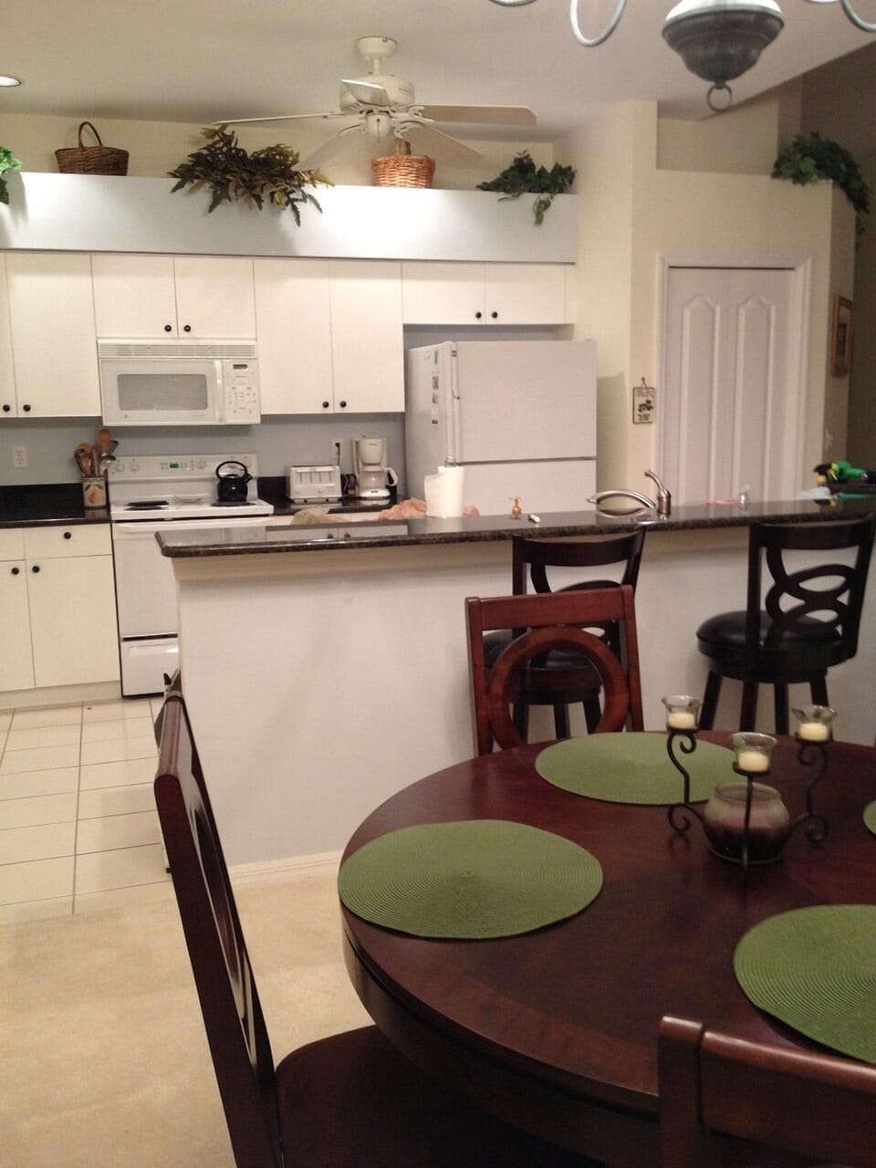 Kitchen:  Granite Counter Tops and Bar