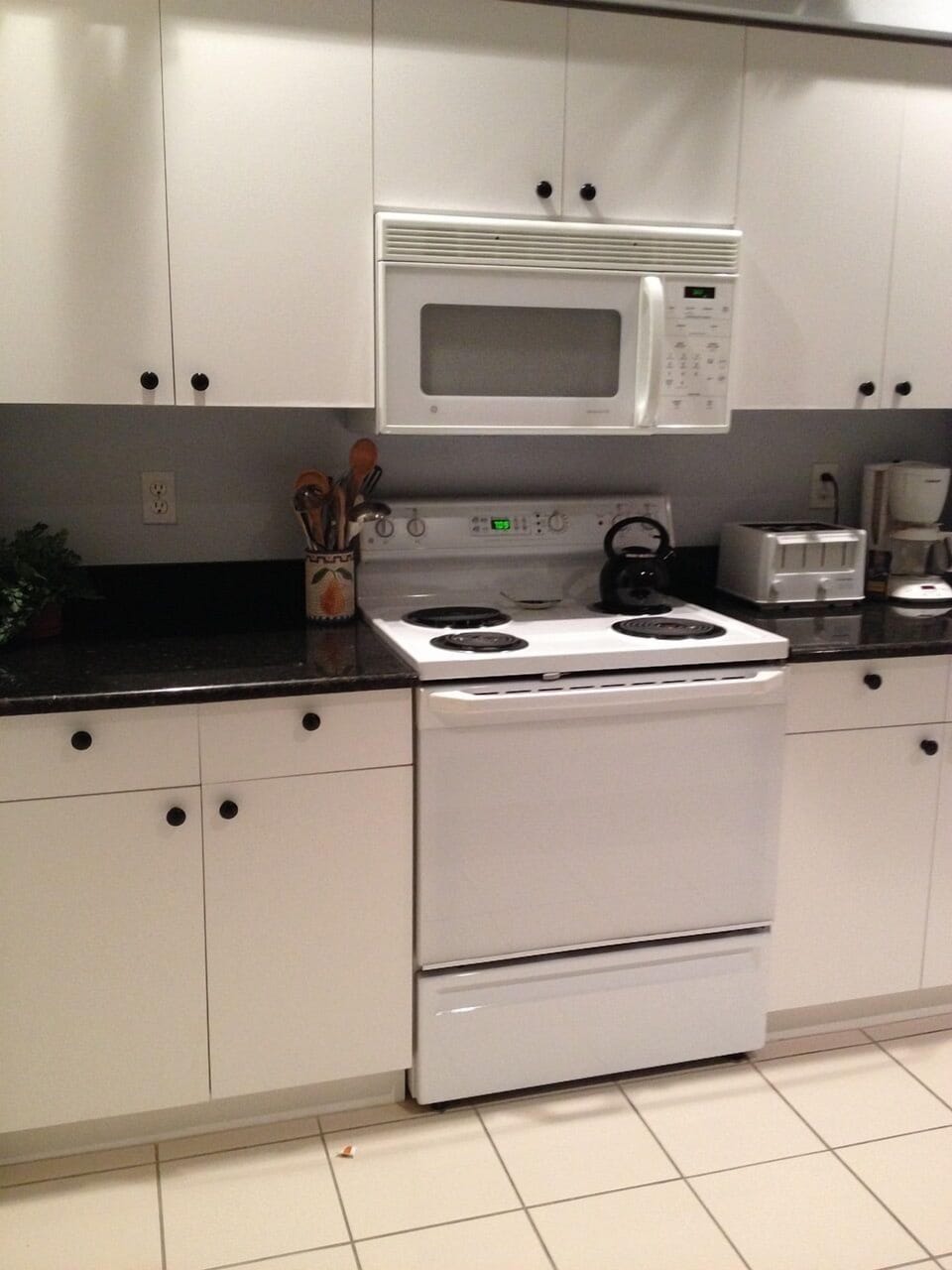 Kitchen:  Granite Counter Tops