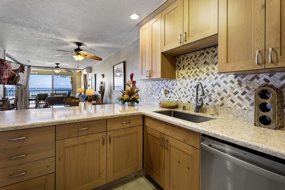 Kitchen Area looking out to ocean!
