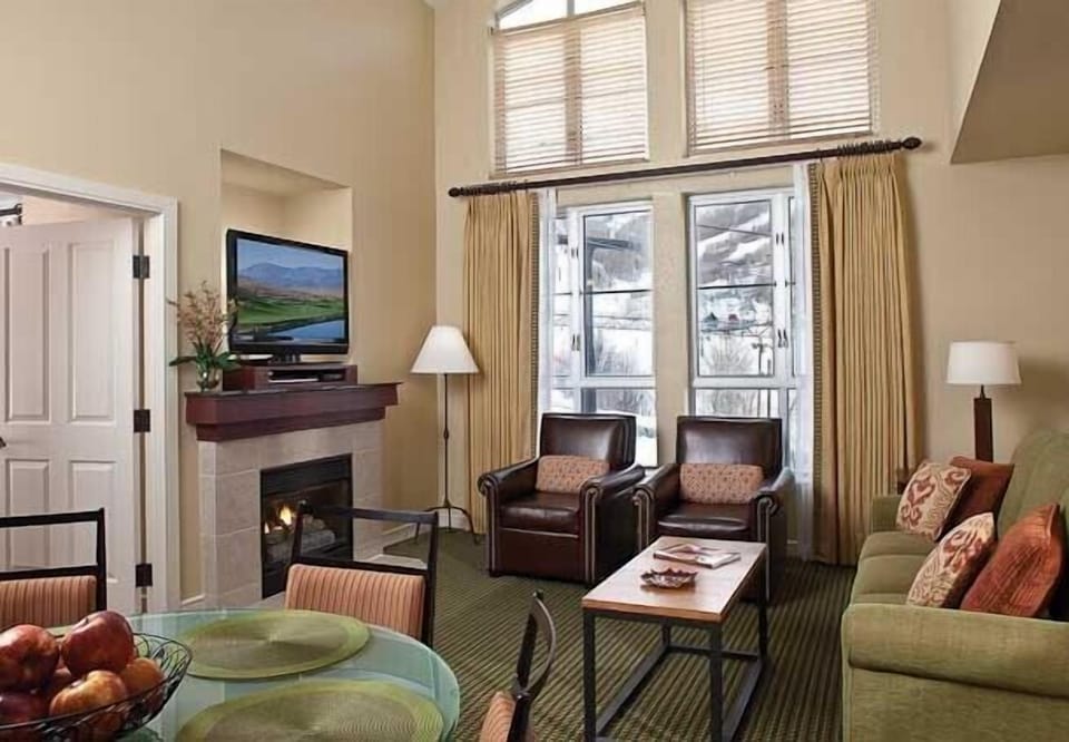 Separate living and dining area with plenty of room for family & friends