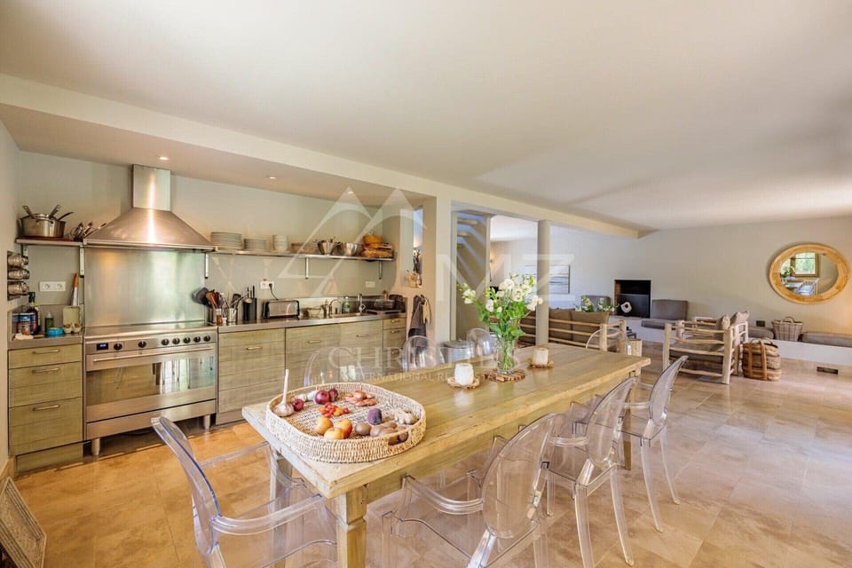 Kitchen/eating area