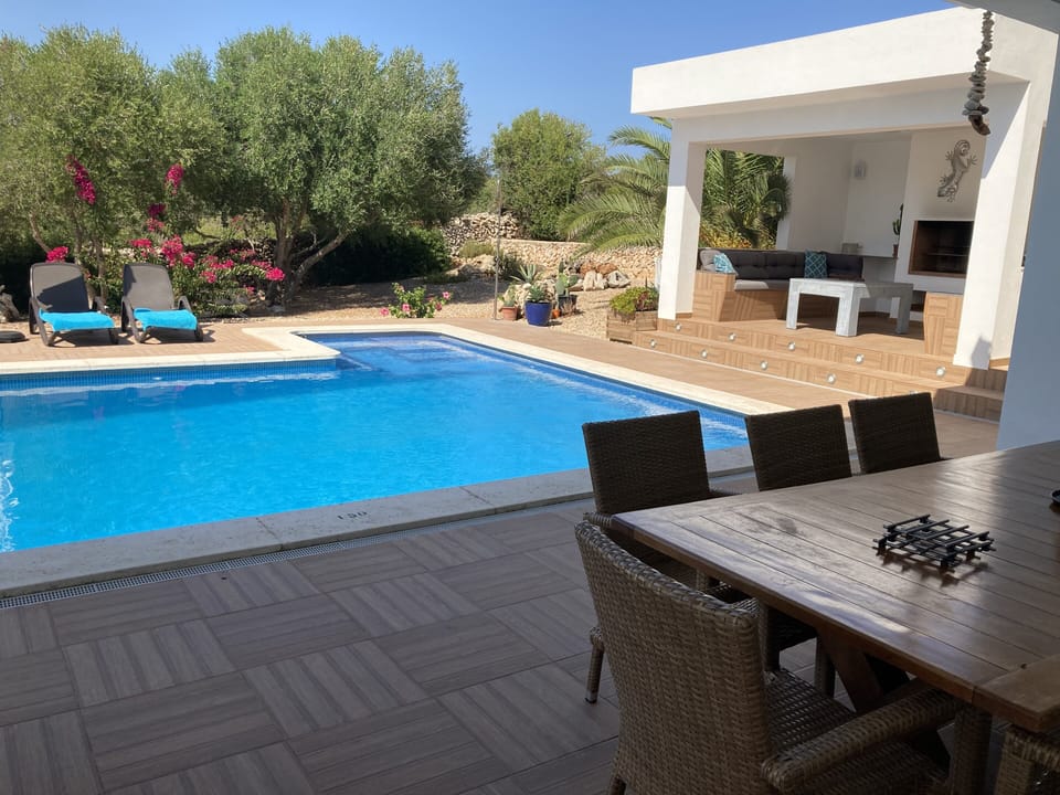 Shaded dining areas and unhindered views
